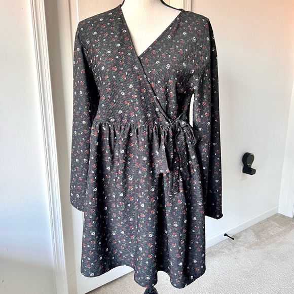ASOS Dresses & Skirts - ASOS Design Floral Long Sleeve Side Tie Surplice Mini Dress—SZ. 6